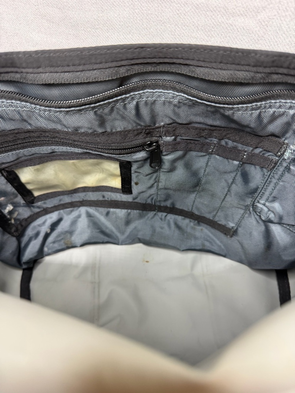 Vintage Timbuk2 Teal and Red Two-Tone Messenger Bag - Picture 7 of 16